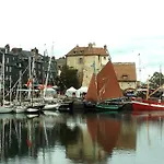 Апартаменти Le Maely, Au Calme, Centre De Онфлер