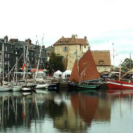 Apartment Le Maely, Au Calme, Centre De Honfleur