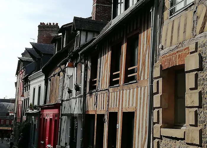 Le Maely, Au Calme, Centre De